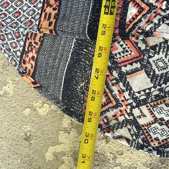 Like new Dress Barn embroidered sheer sleeveless top - Picture 7 of 12